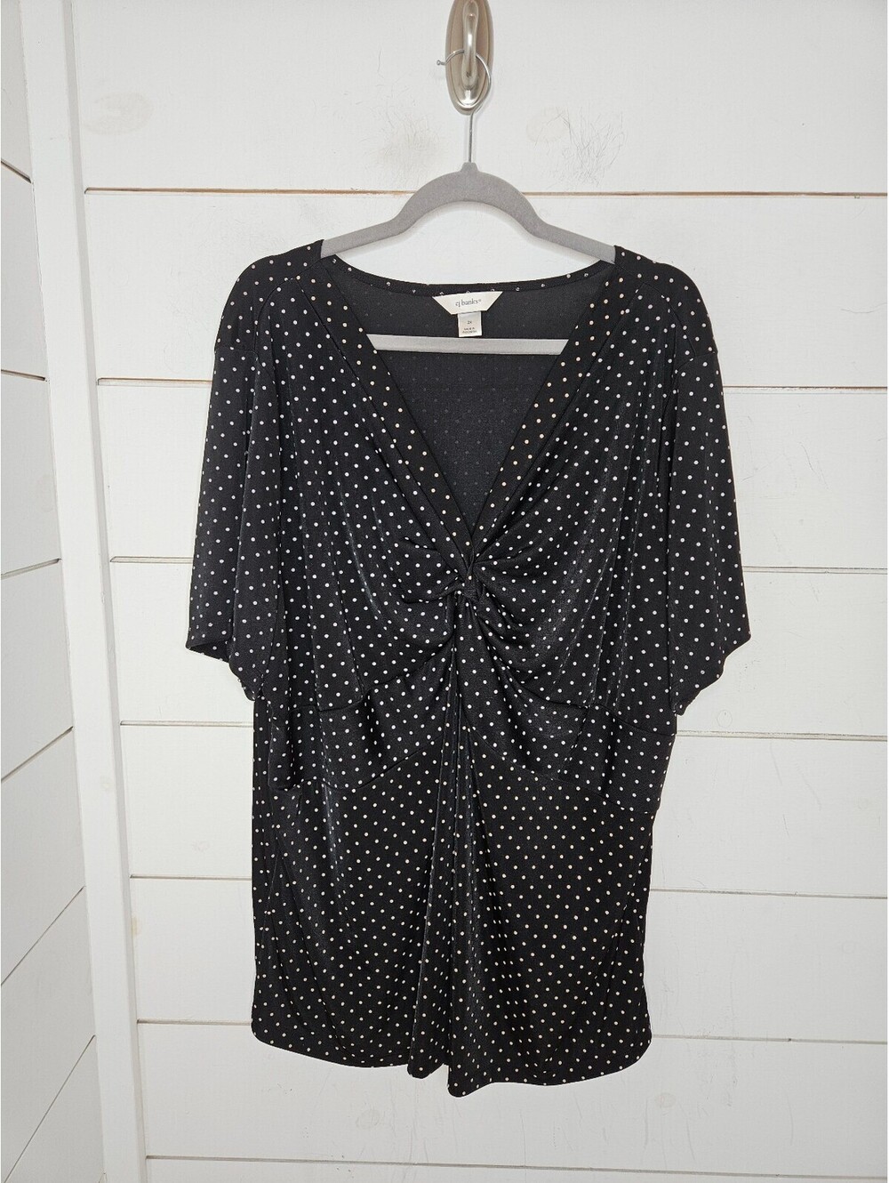 CJ Banks 3X Black & white dotted stretchy v neck dressy top